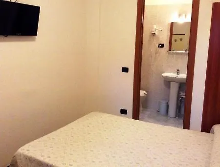 Ricci Hotel 2*