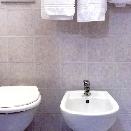 Ricci Hotel 2*